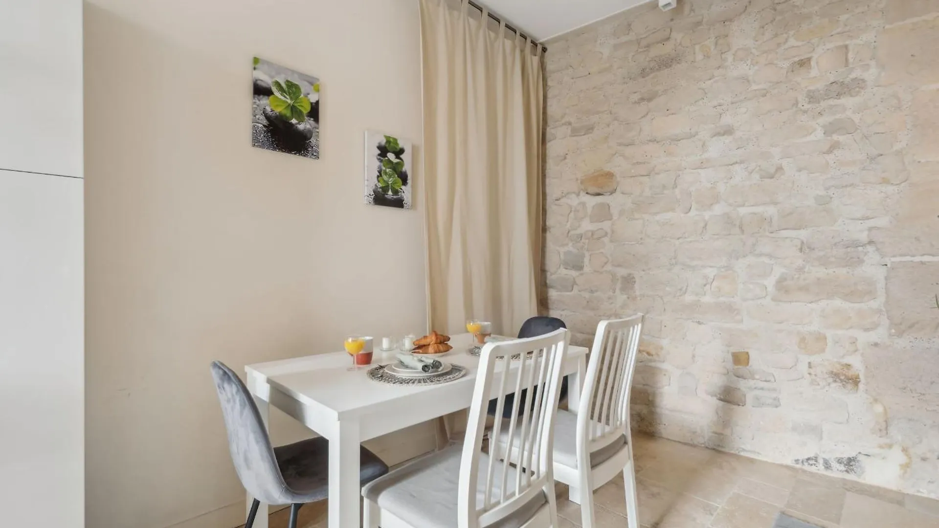 Ile St Louis - Cityapartmentstay Paris